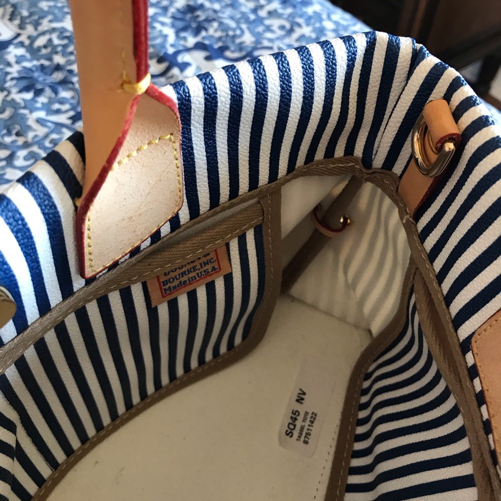 Dooney & Bourke Blue and White Stripe Purse Bag - Picture 11 of 12